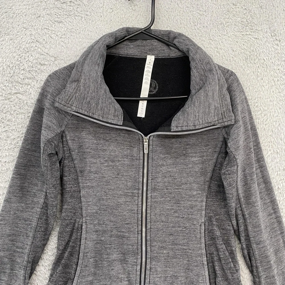 Lululemon‎ Scuba Jacket Womens 4 Gray Full Zip Funnel Neck Fleece Lined Thick